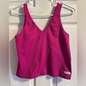 Calvin Klein Women’s Medium Seamless Cropped V-Neck Tank Hot‎ Pink